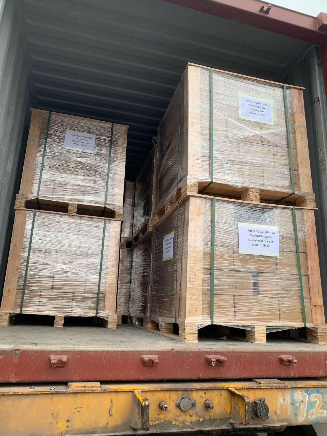 Der Übungsunterricht für Englisch-Mathebücher ist versandfertig